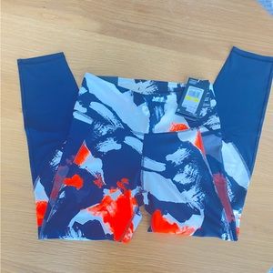 NWT high rise ankle crop compression leggings